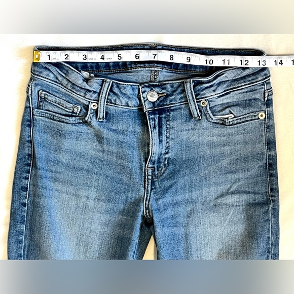 Lucky Brand Lolita Super Skinny Light Blue Slightly Distressed Jeans Size 6 - Picture 5 of 16